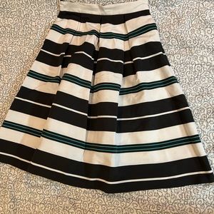 New York & company pleated skirt size 2